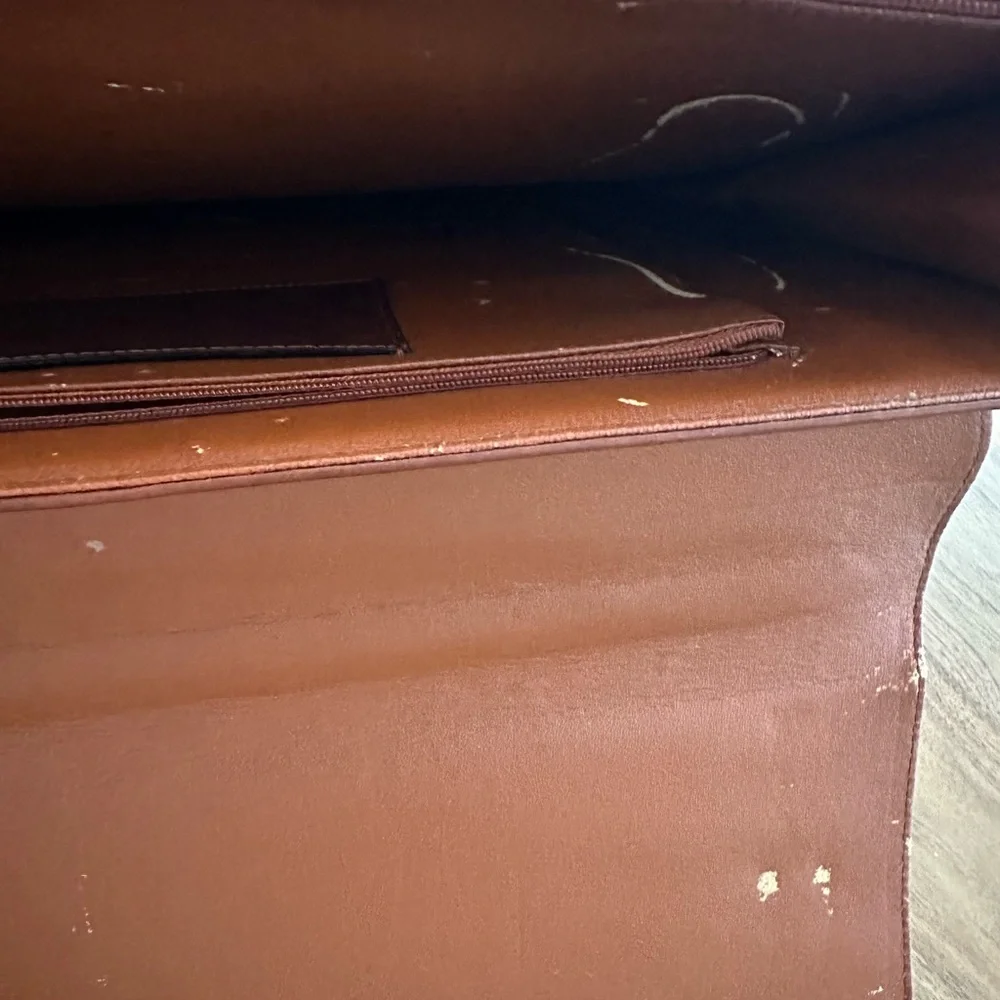 Jade Duck / J&D Collection Leather Shoulder Bag